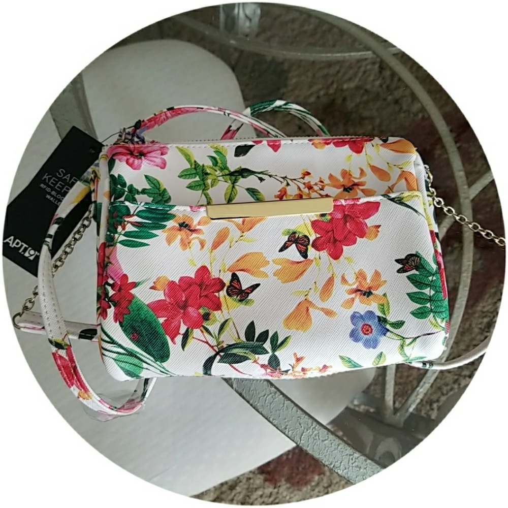 COPY - Apt. 9 | Floral purse wallet